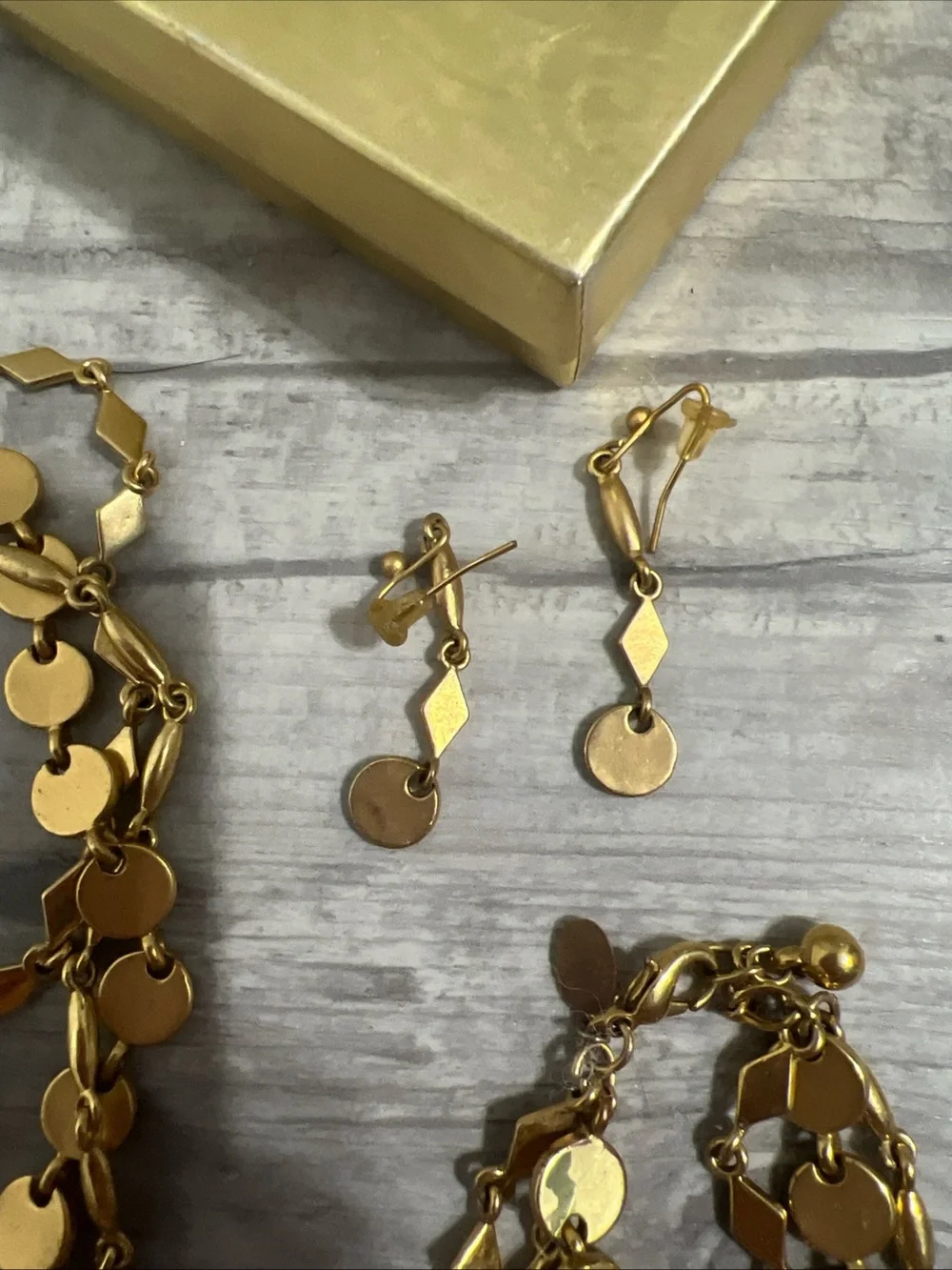 Premier Designs Gold Rush Layered Necklace, Bracelet & Dangle Earrings - Picture 4 of 8
